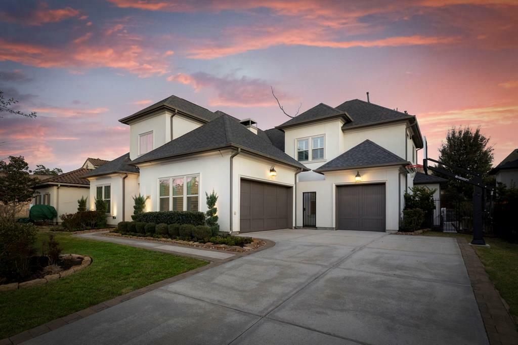 Property Photo: 74 N Curly Willow Circle TX 77375