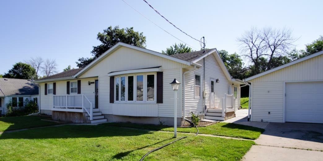 Property Photo: 208 1st Street IA 50665