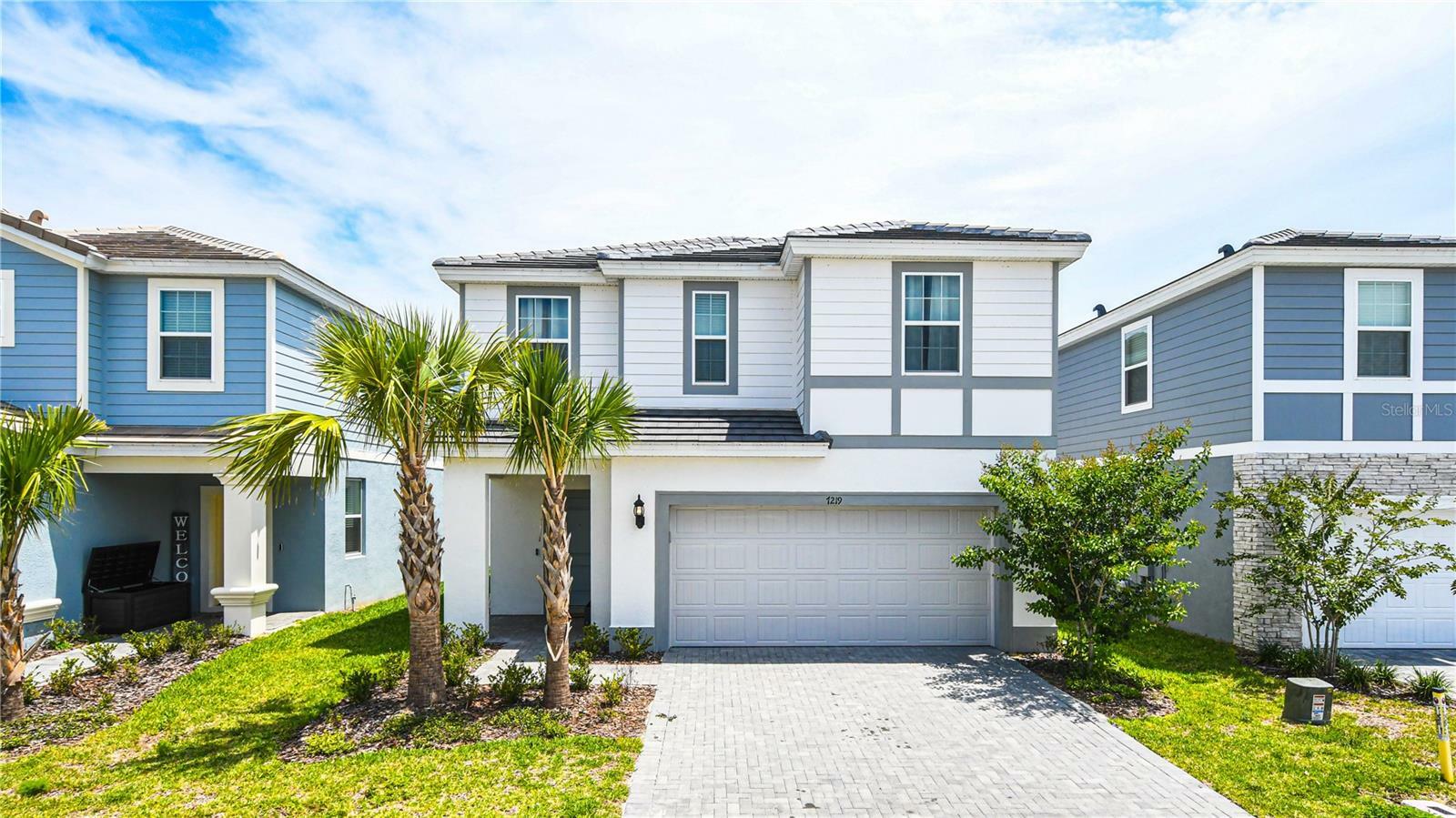 Property Photo:  7219 Oakmoss Loop  FL 33837 