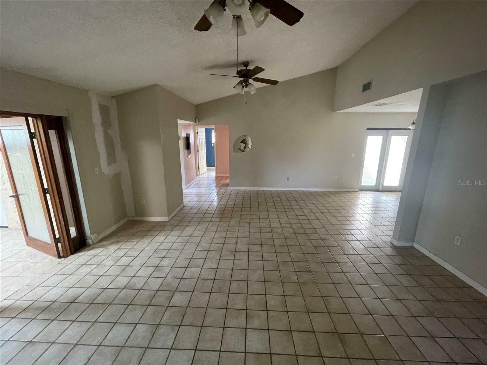 Property Photo:  1880 N Crystal Lake Drive 65  FL 33801 