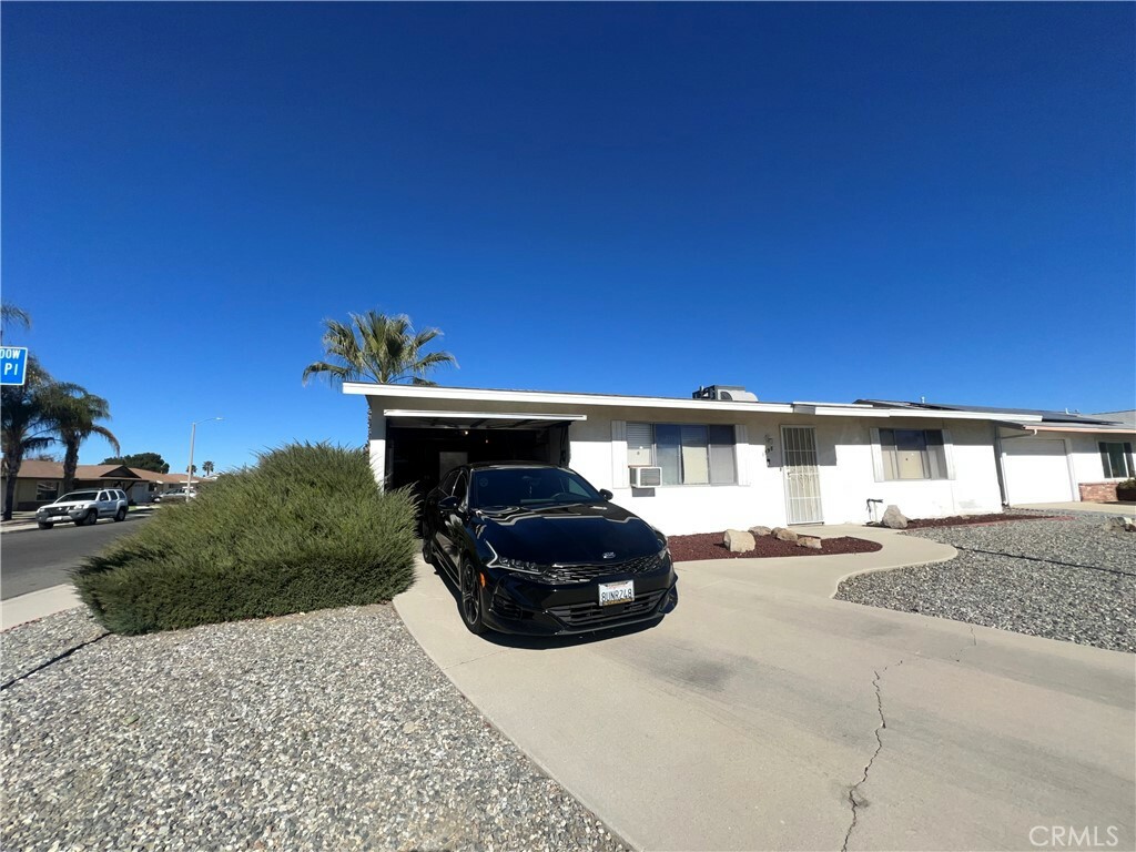 Property Photo: 1598 W Wesley Place CA 92543