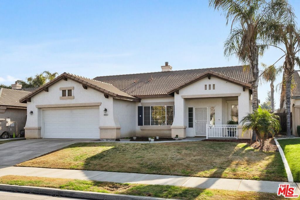 10131 Seven Falls Avenue  Bakersfield CA 93312 photo