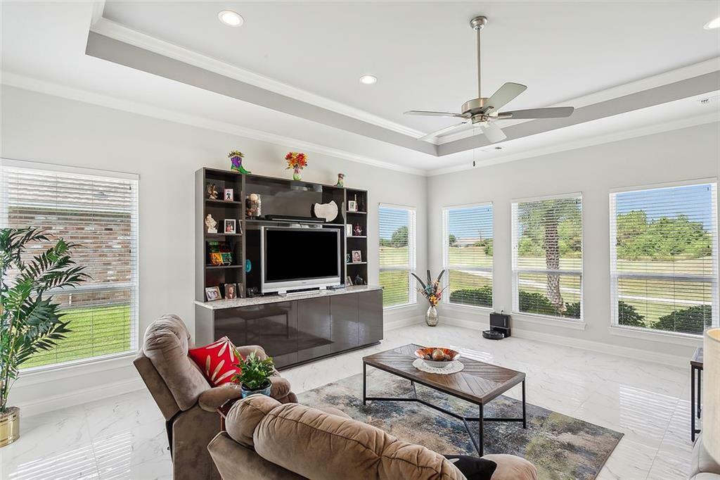 Property Photo: 249 E Augusta Lane LA 70458