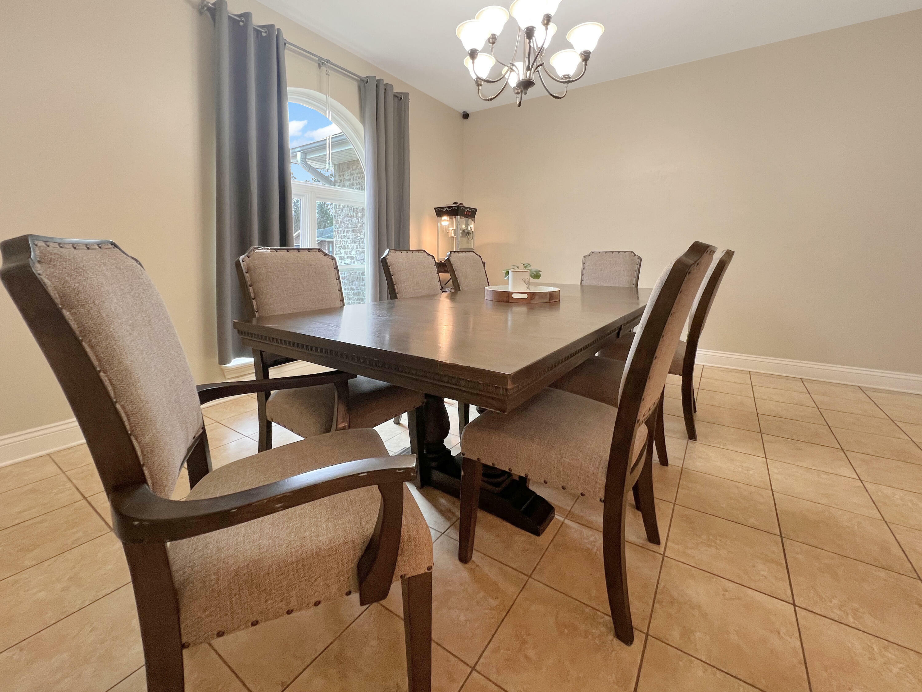 Property Photo: 1090 Gage Dr LA 70634