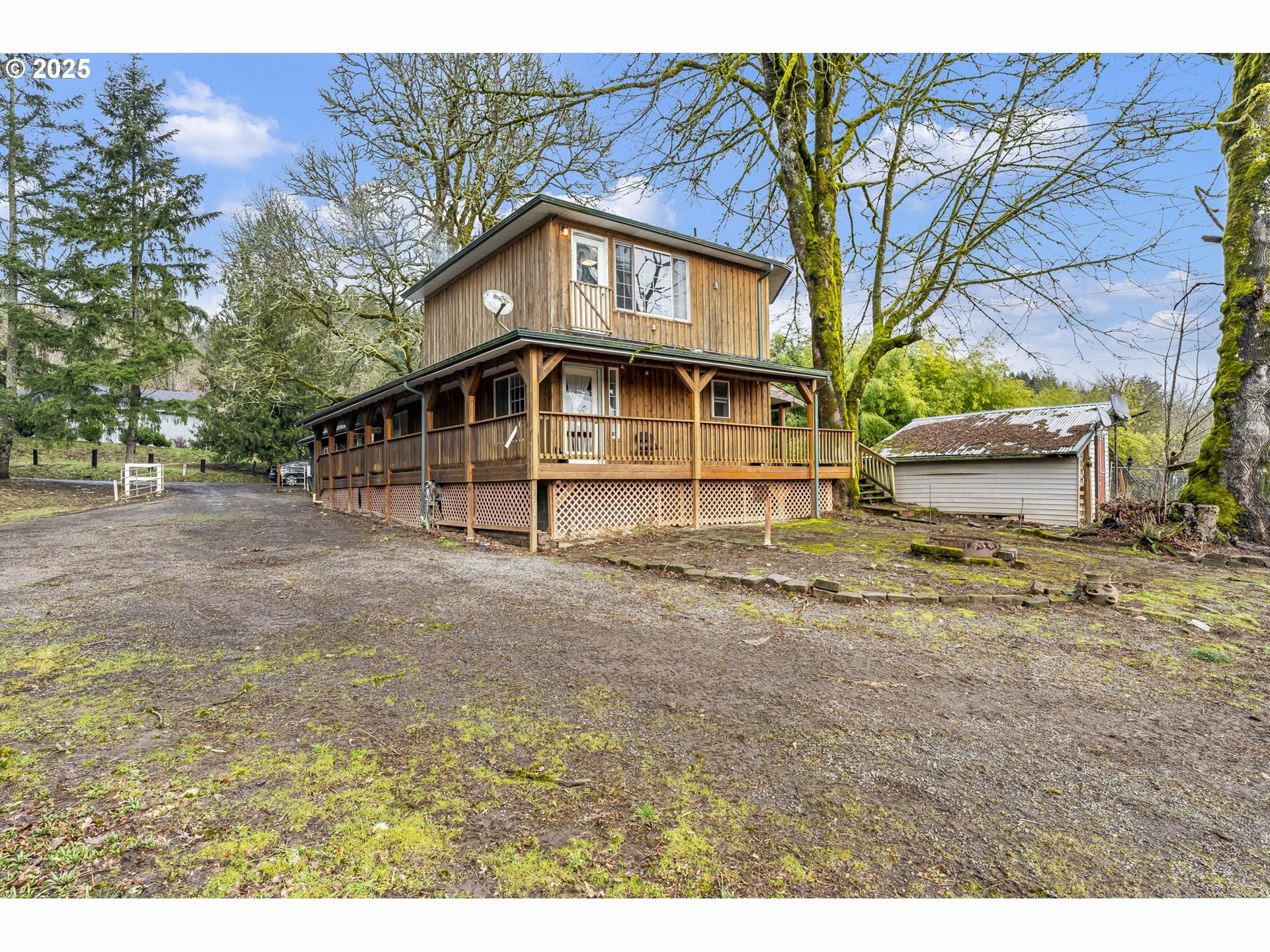 Property Photo:  202 Redwing Rd  WA 98674 