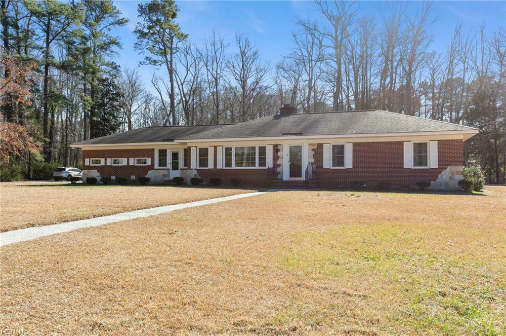 Property Photo: 1722 Colonial Ave VA 23434