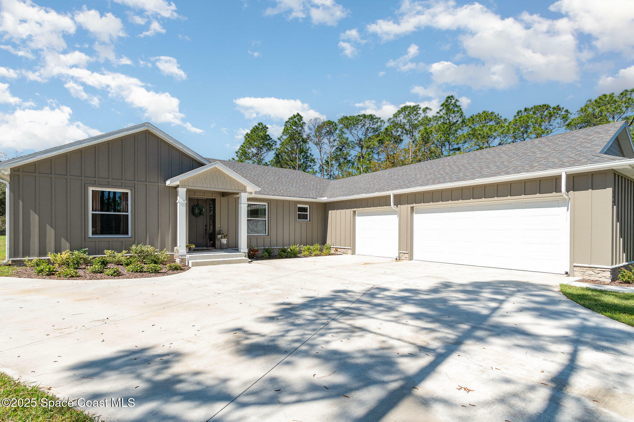 Property Photo:  2708 Pintail Court  FL 32754 