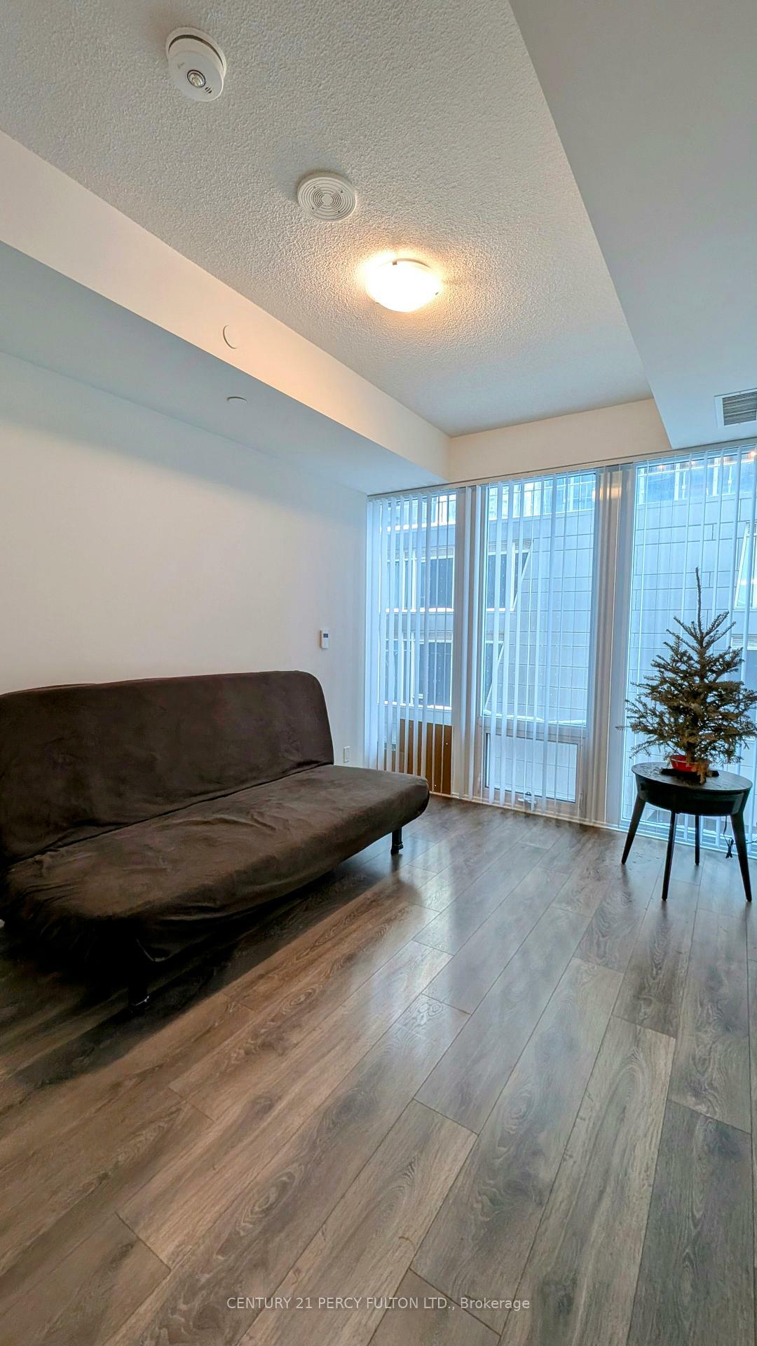 Photo de la propriété: 60 Shuter St 202 ON M5B 0B7