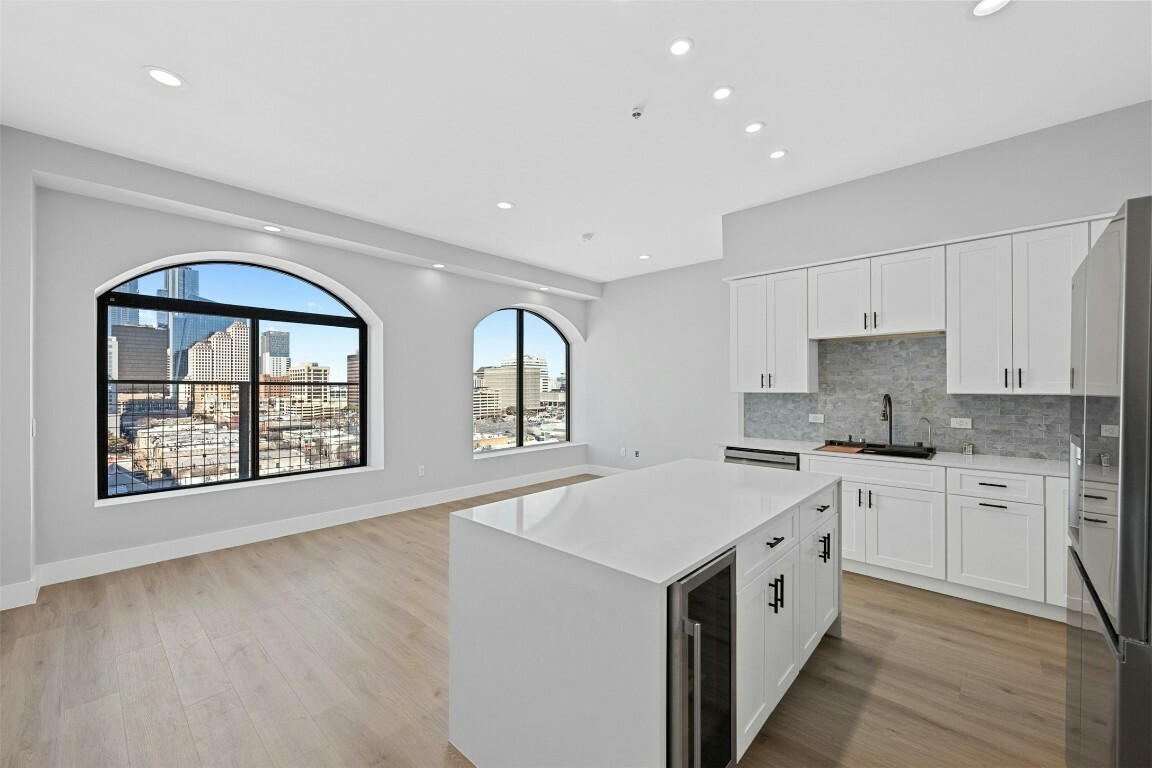 Property Photo: 507 Sabine Street 1002 TX 78701