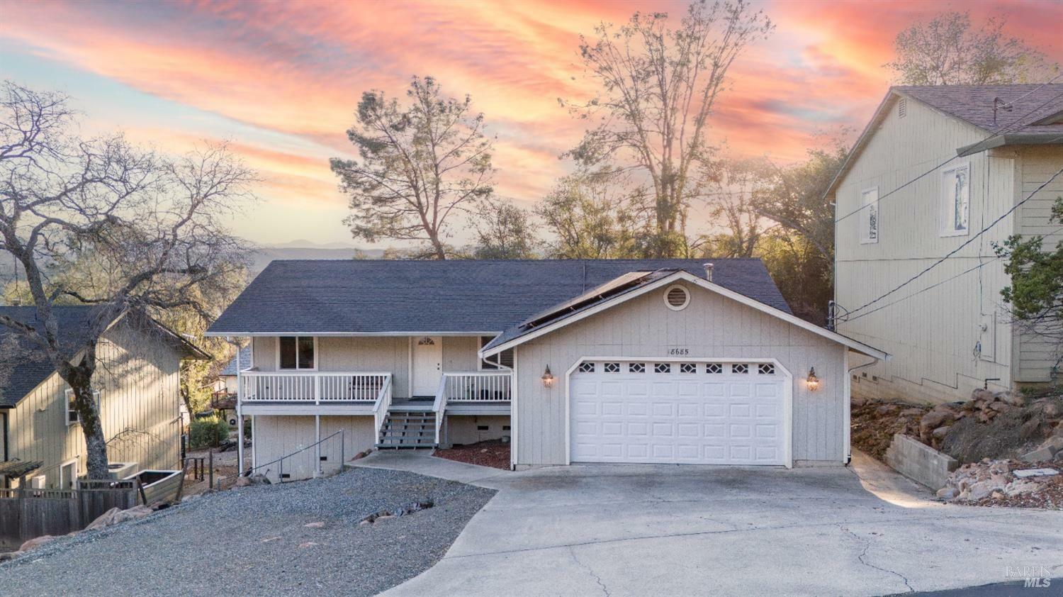 Property Photo:  18685 Oak Grove Road  CA 95467 