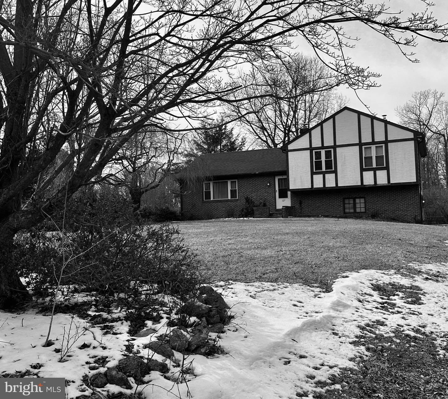 Property Photo:  127 Foxcroft Lane  PA 19551 