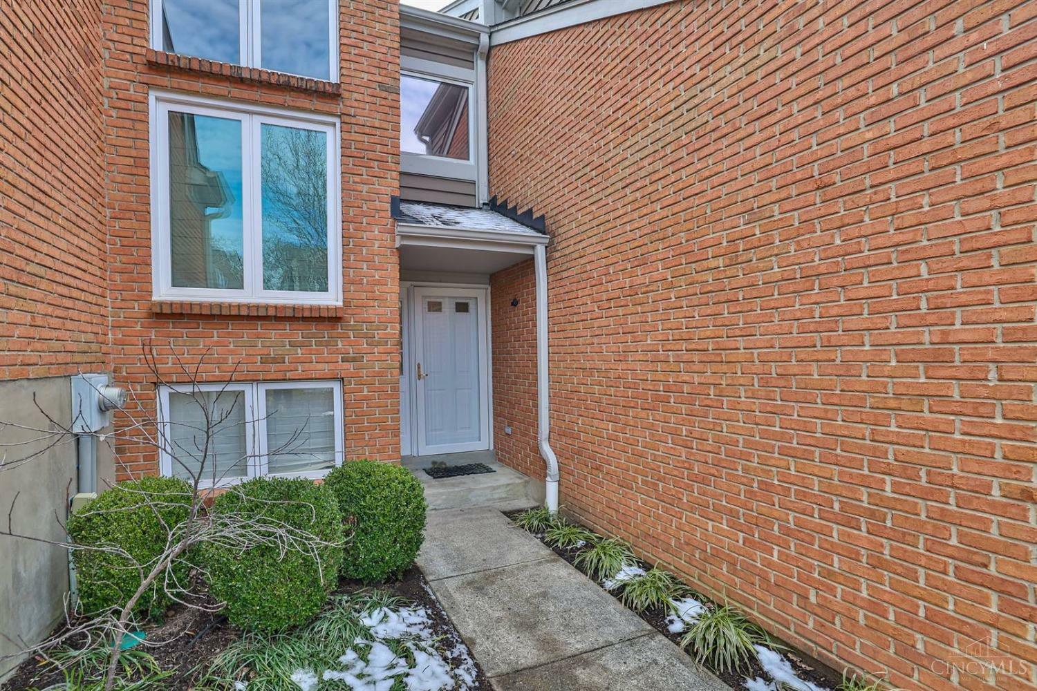 Property Photo:  690 Totten Way  OH 45226 