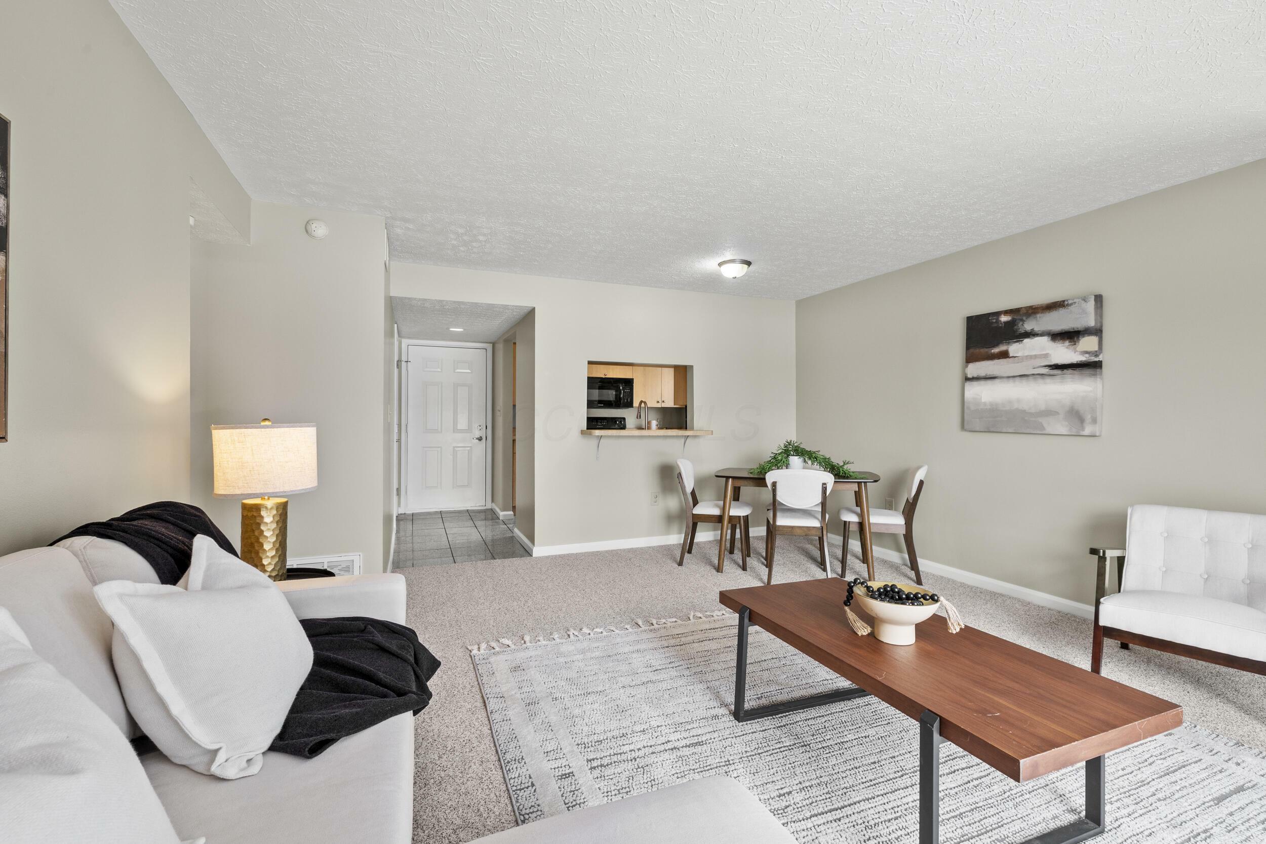 Property Photo:  925 Quay Avenue  OH 43212 