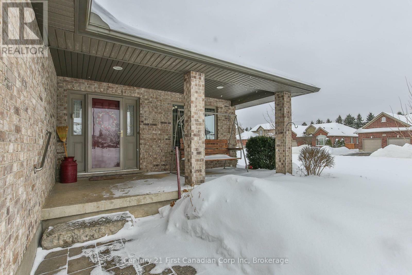 Property Photo:  139 Sloan Drive  ON N0M 2M0 