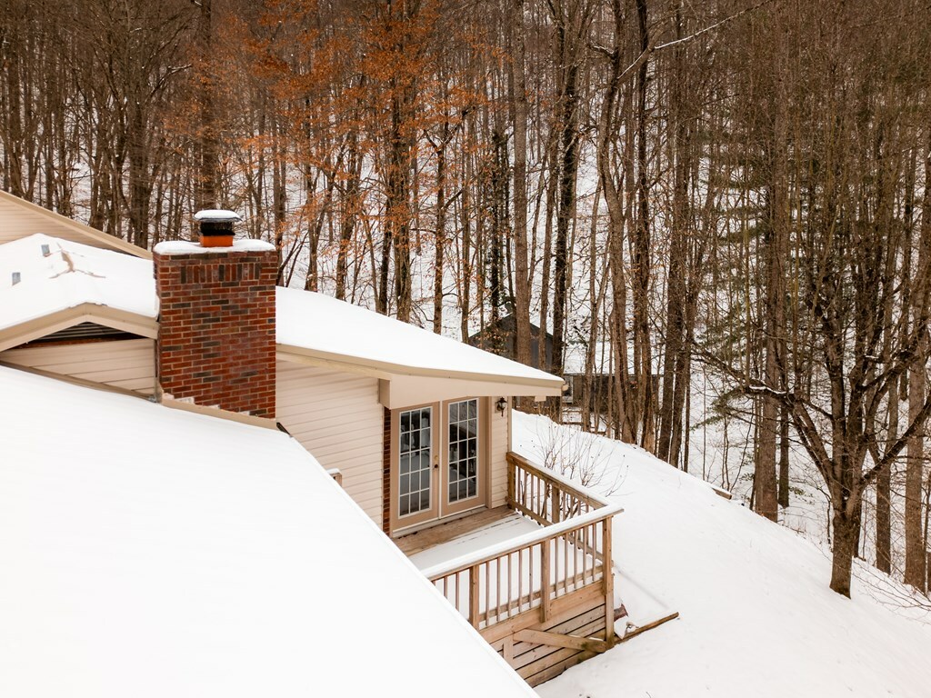 Property Photo: 314 Oaklawn Estates KY 41222