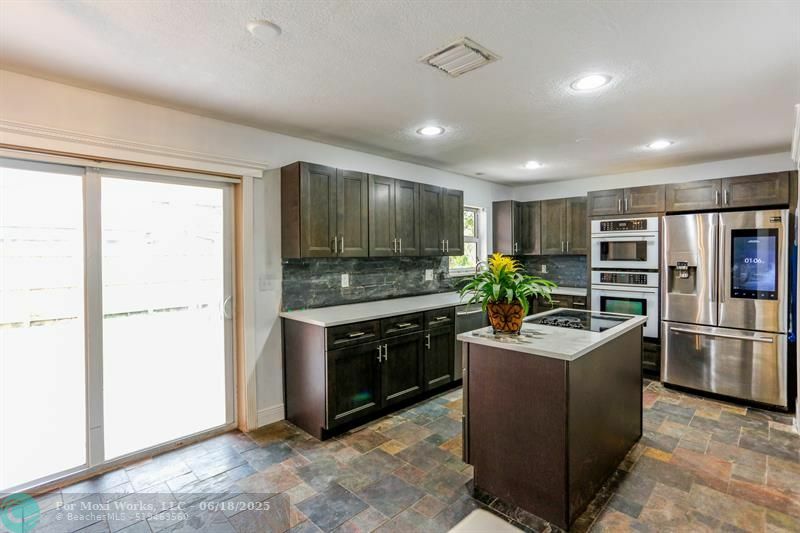 Property Photo: 1540 NE 35th St FL 33064