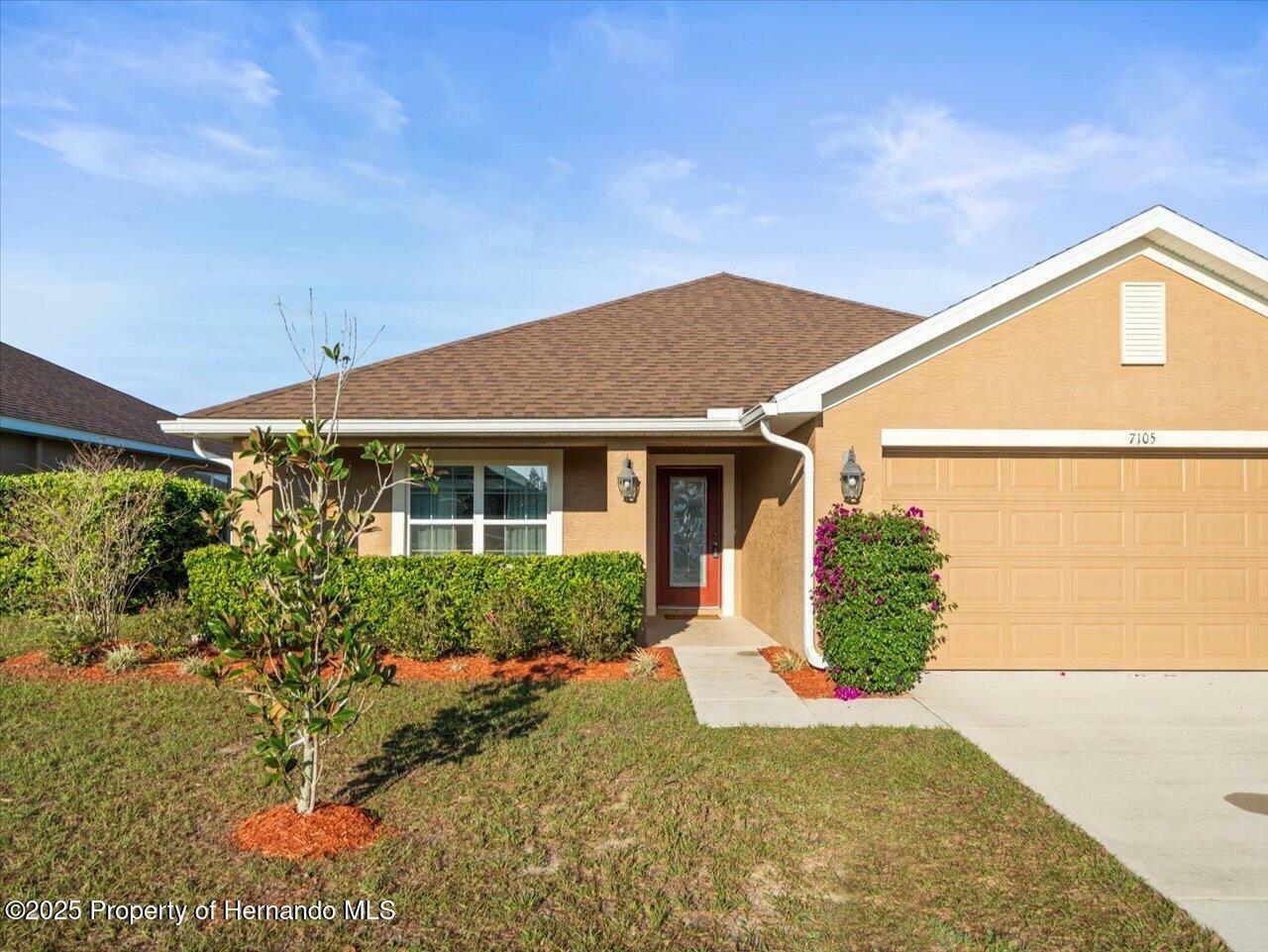 Property Photo: 7105 Wirevine Drive FL 34602