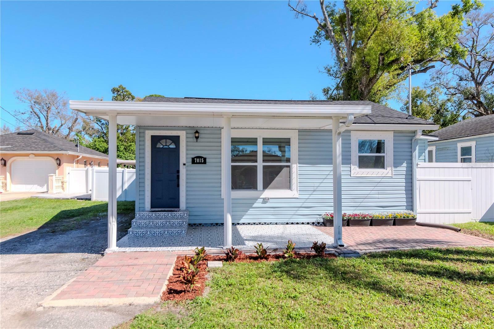 Property Photo:  7015 N Dakota Avenue  FL 33604 