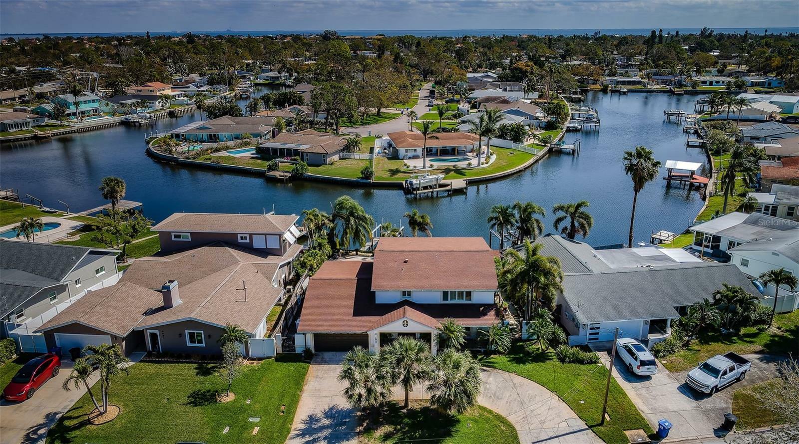 Property Photo: 4937 Dover Street NE FL 33703