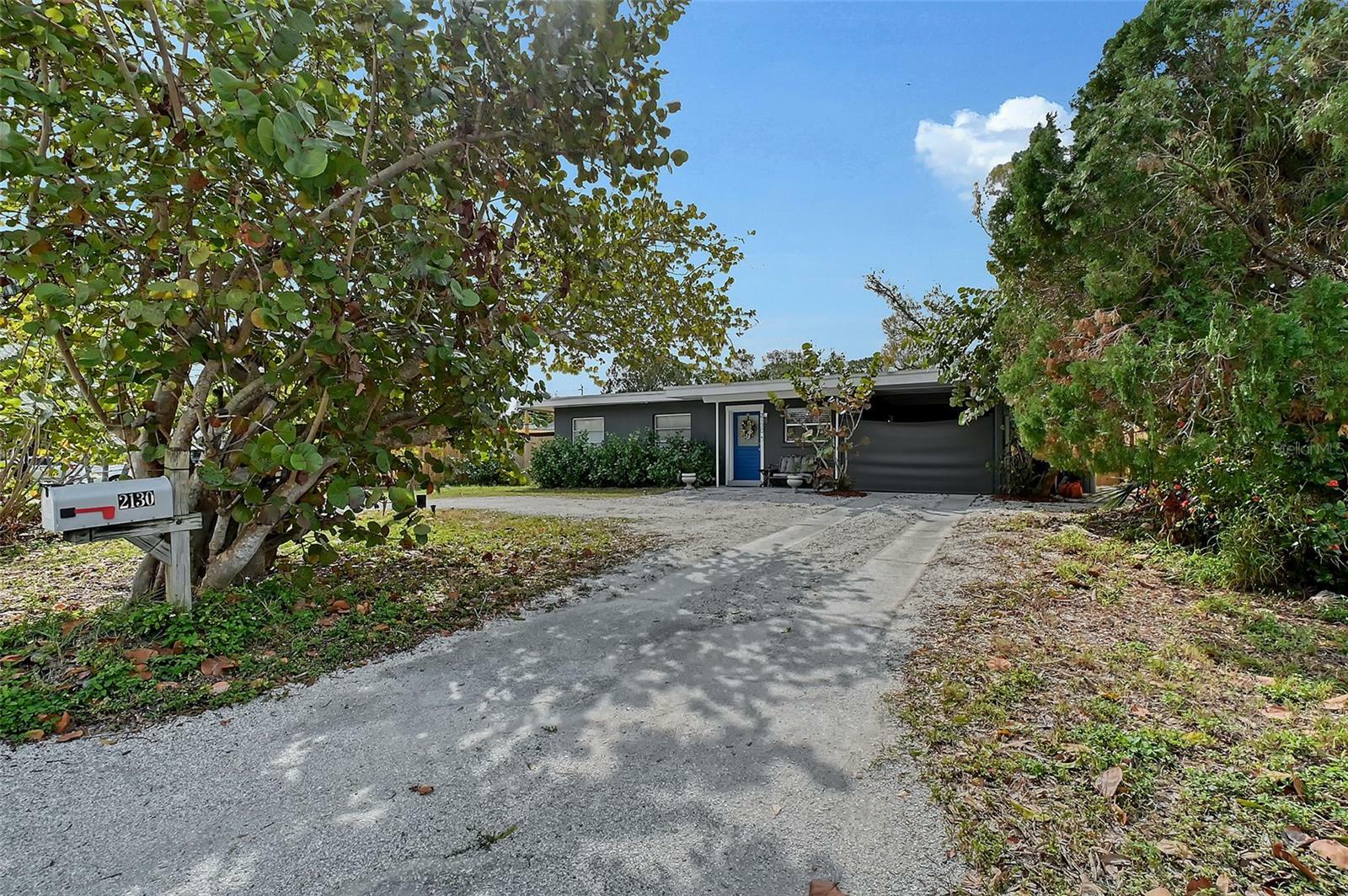 Property Photo:  2130 Temple Street  FL 34239 