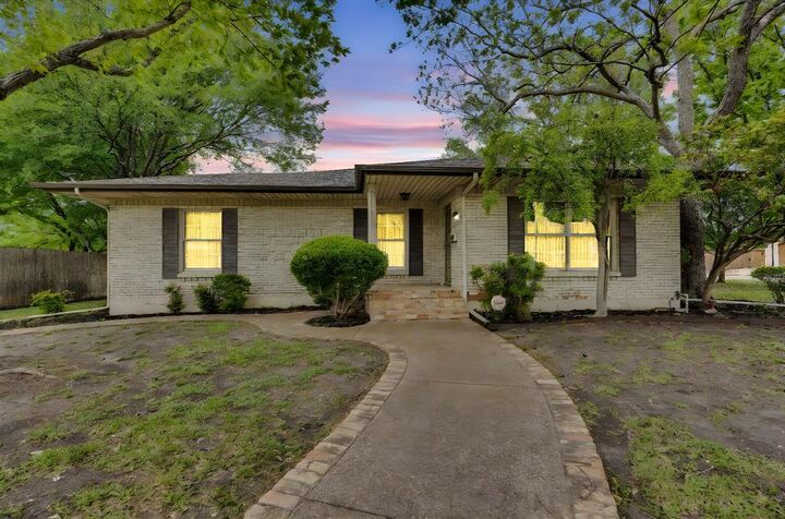 Property Photo: 529 N Grand Avenue TX 75165