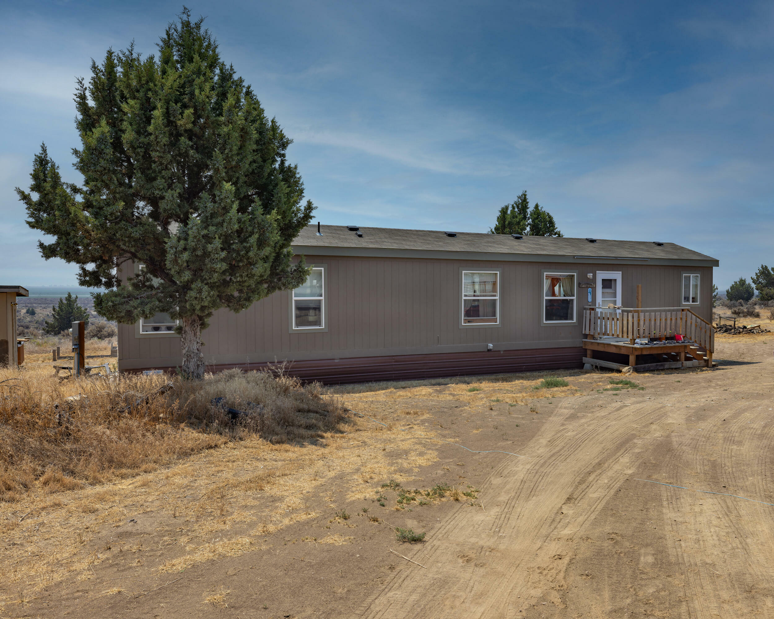 Property Photo:  61461 Oil Dri Road  OR 97638 