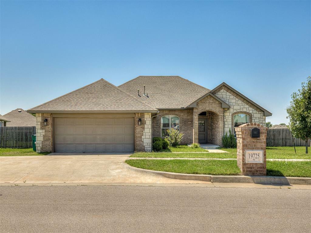 Property Photo: 19725 Brookville Drive OK 73012