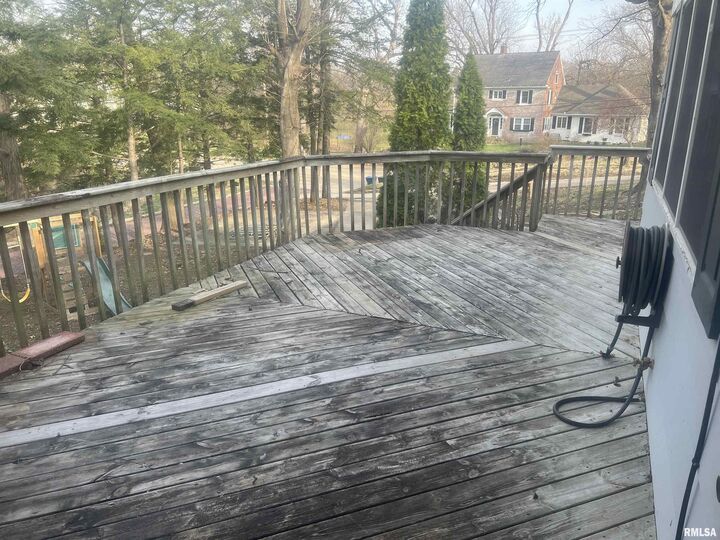 Property Photo: 1121 2nd Avenue South IA 52732
