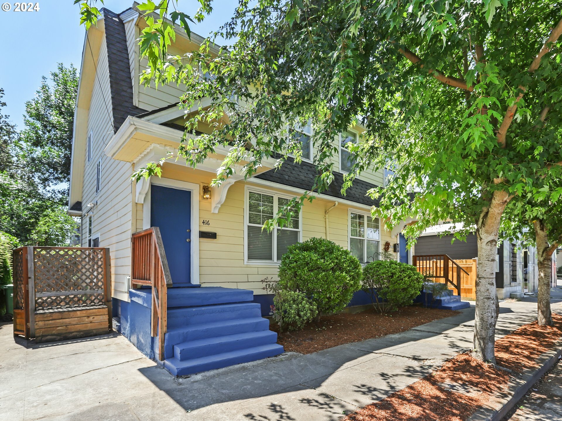 410 NE Holland St  Portland OR 97211 photo