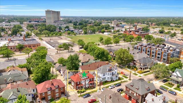 1933 11th Street  Detroit MI 48216 photo