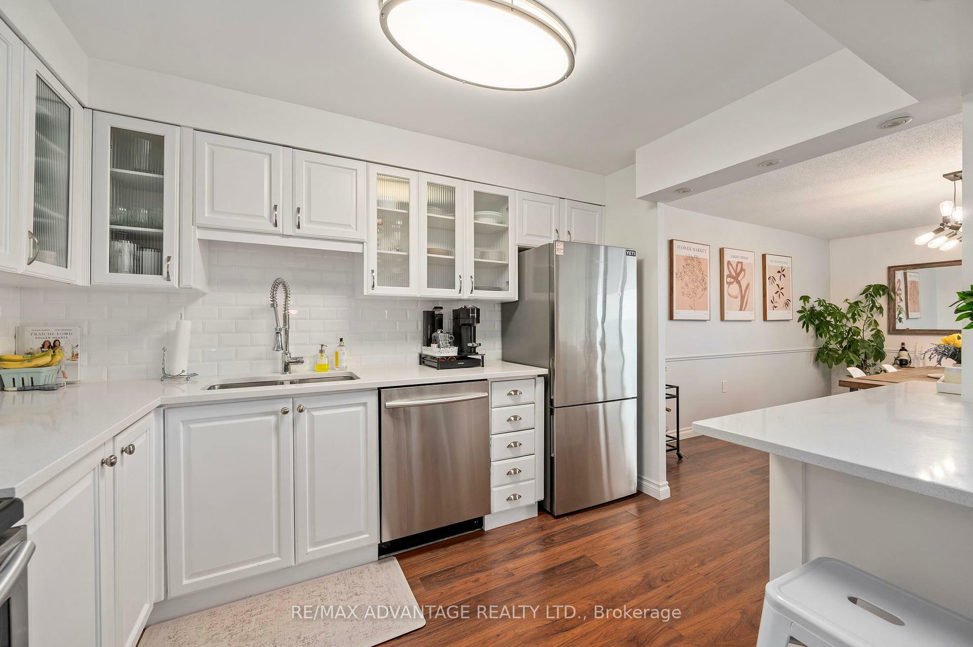 Property Photo:  323 Colborne St 2501  ON N6B 3N8 