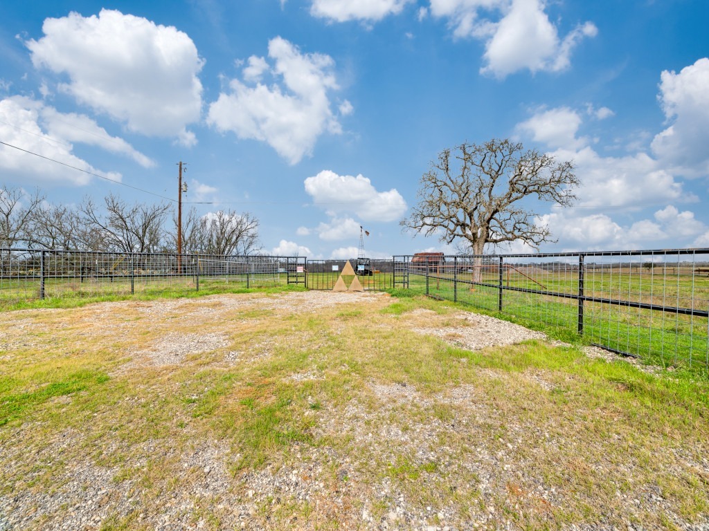 Property Photo:  1000 Mill Creek Rd Road  TX 78155 