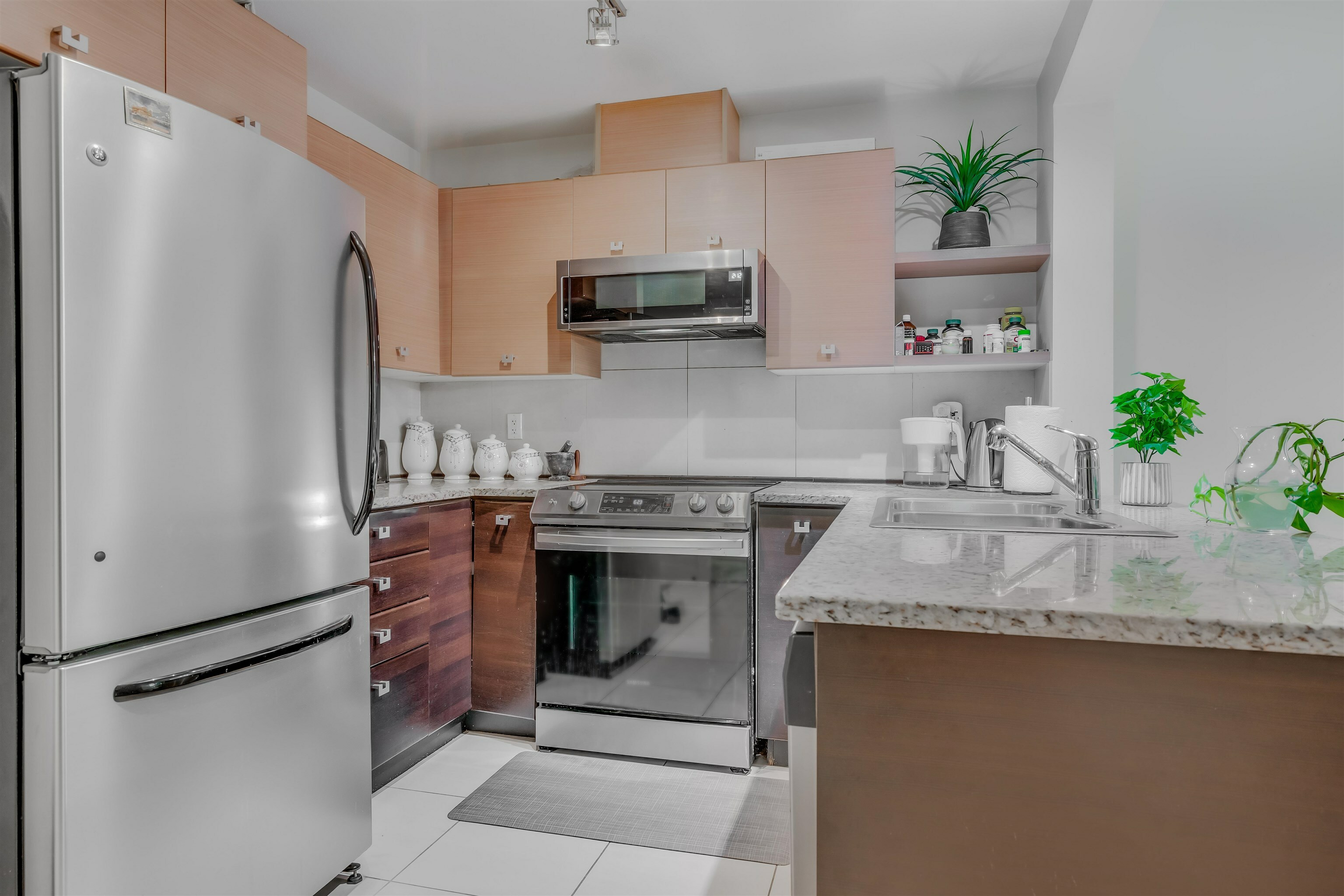 Photo de la propriété: 6688 120 Street 214 BC V3W 1T8