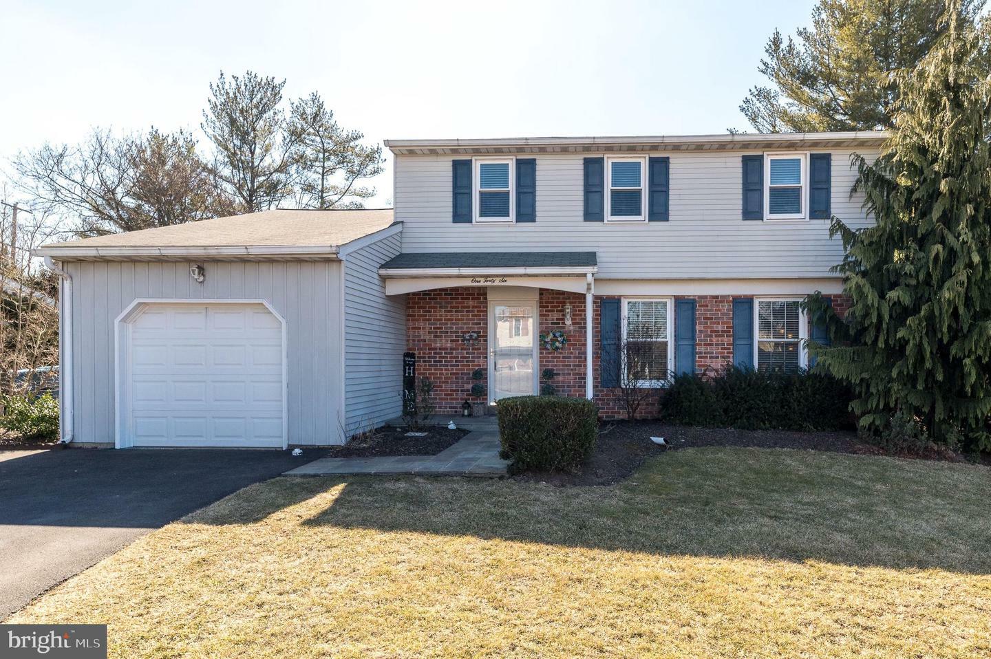 Property Photo:  146 Circle Drive  PA 18914 