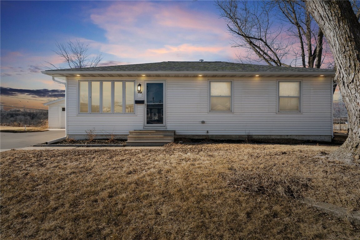 Property Photo:  938 Owen St NW  IA 52405 