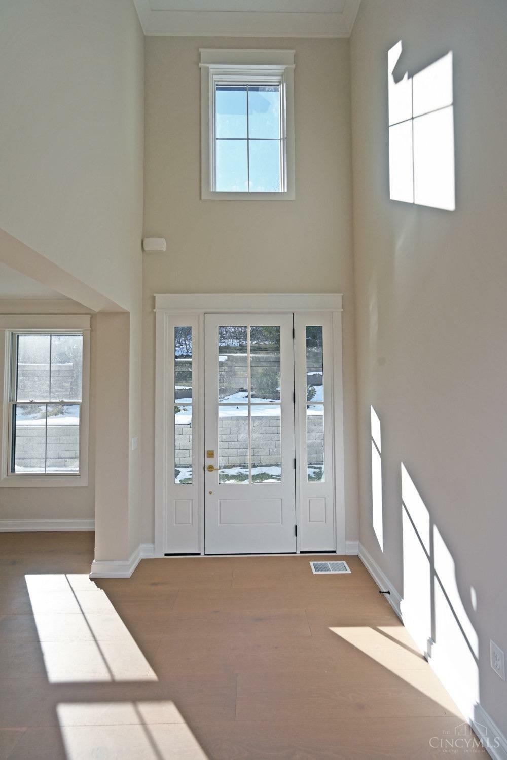 Property Photo: 1080 Tuscany Place OH 45226