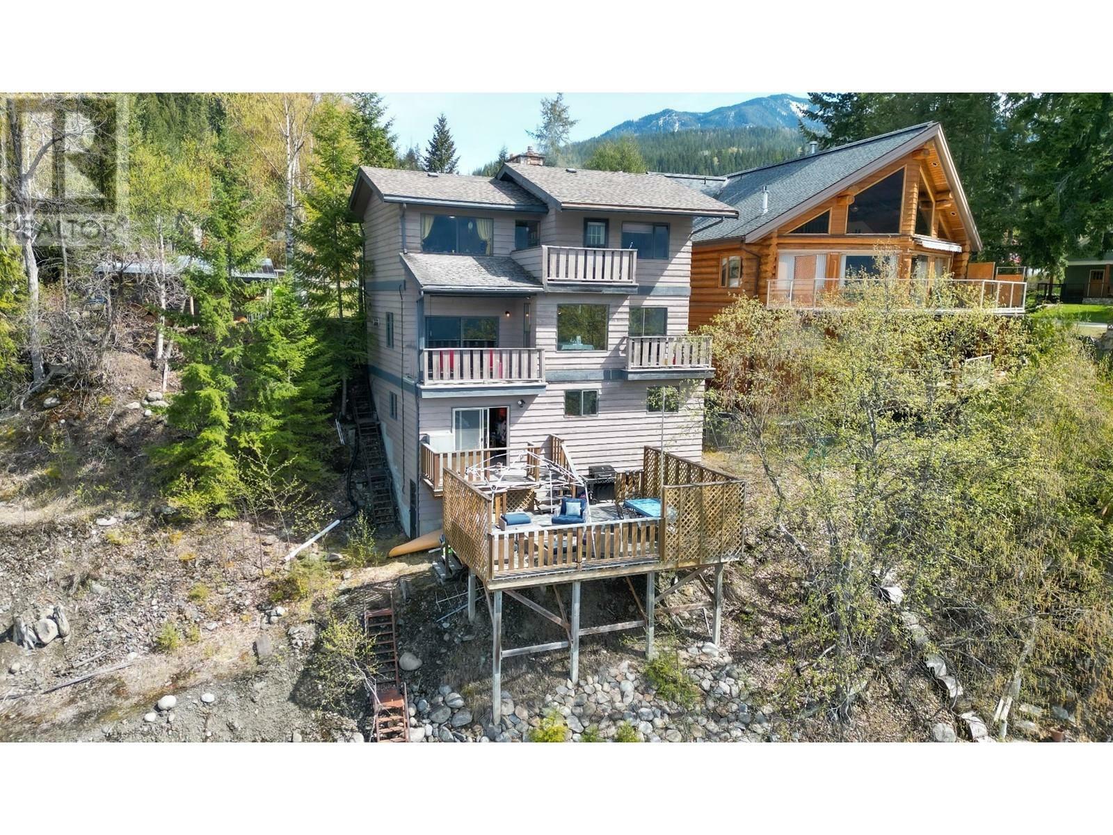 Property Photo: 803 Silver Cove Drive BC V0G 1S0