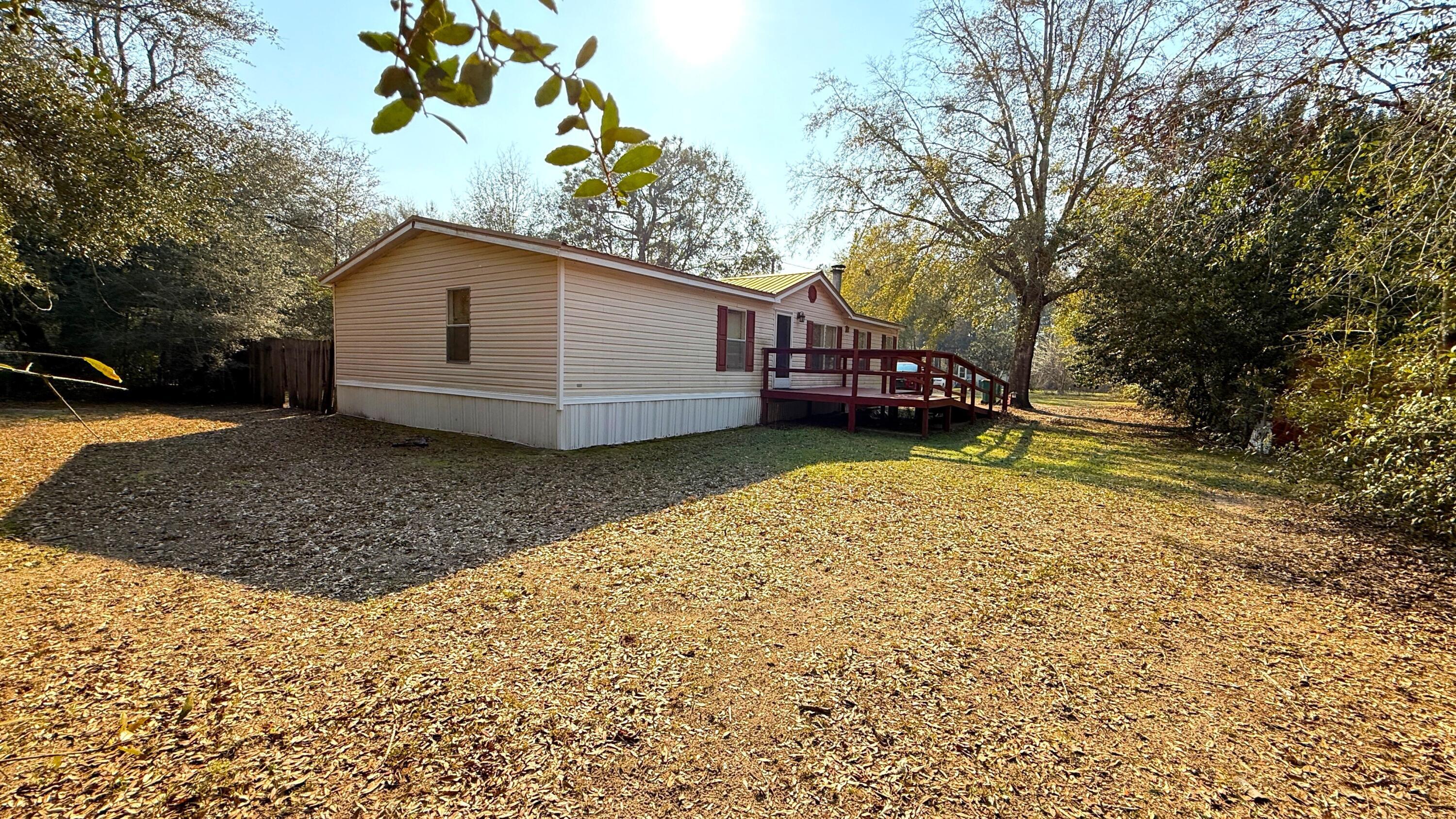 Property Photo: 5243 Morris Street FL 32539