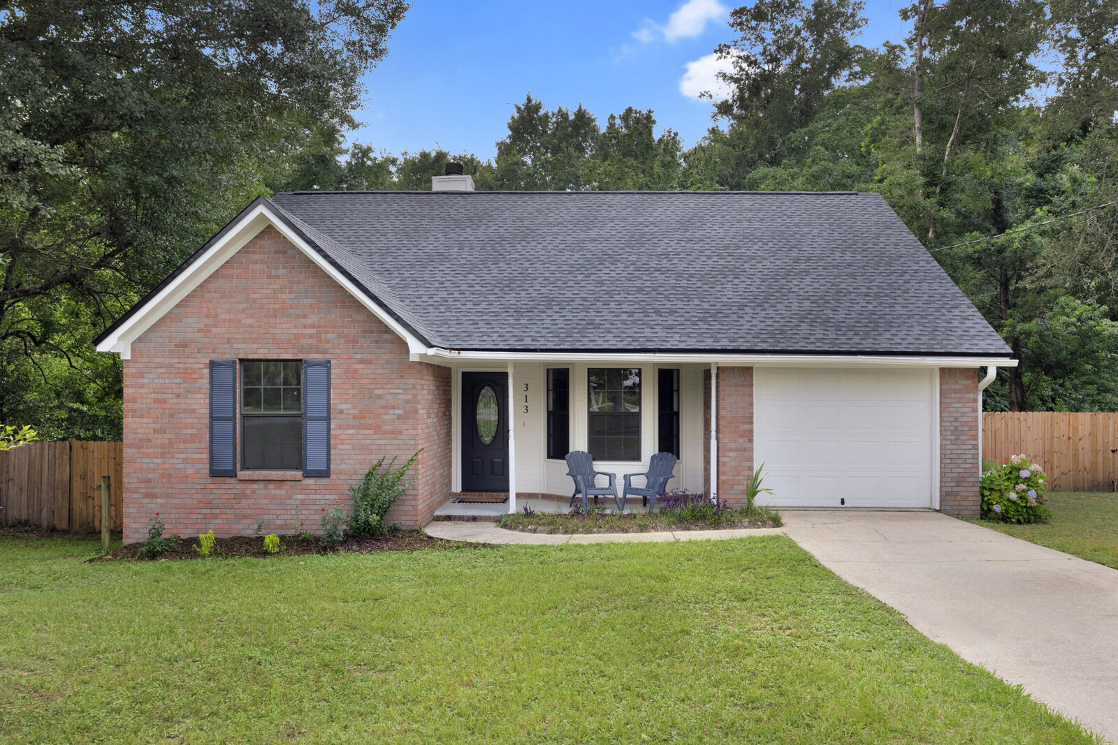 Property Photo: 313 Ashley Drive FL 32536