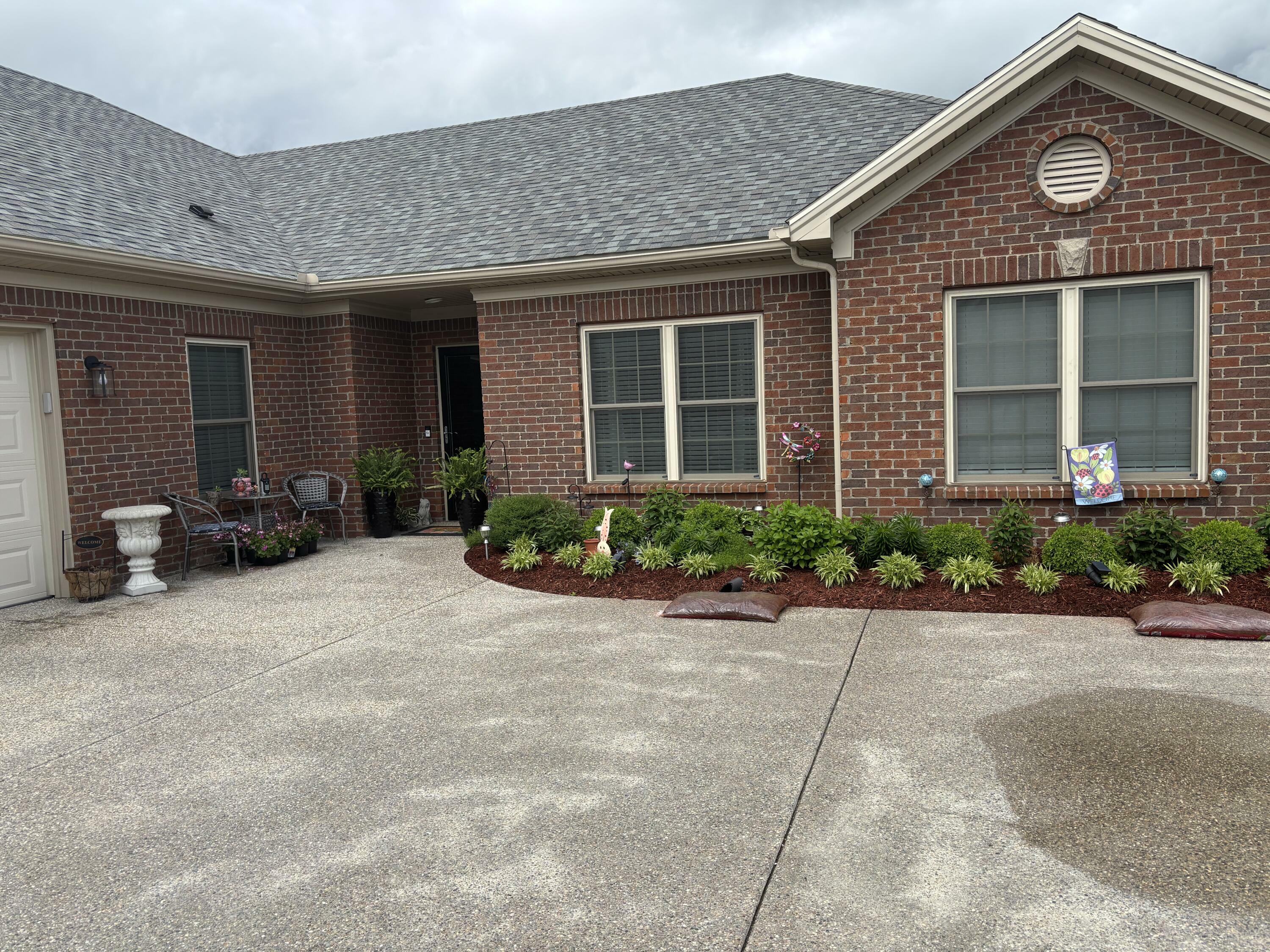 Property Photo: 2047 Berry Hill Drive KY 40601
