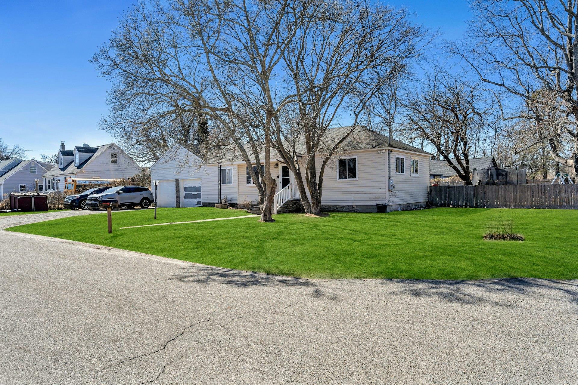 Property Photo:  60 Washington Drive  NY 11951 