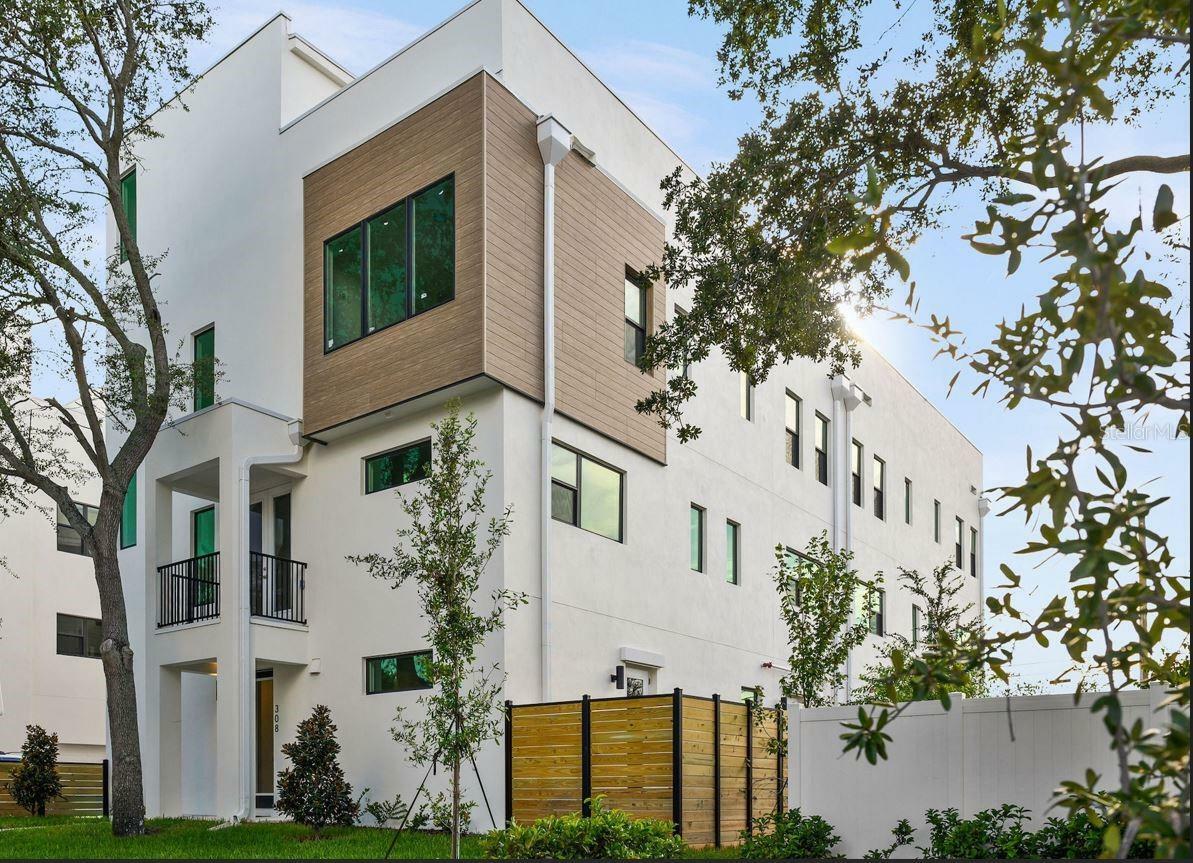 Property Photo: 305 15th Street N FL 33705