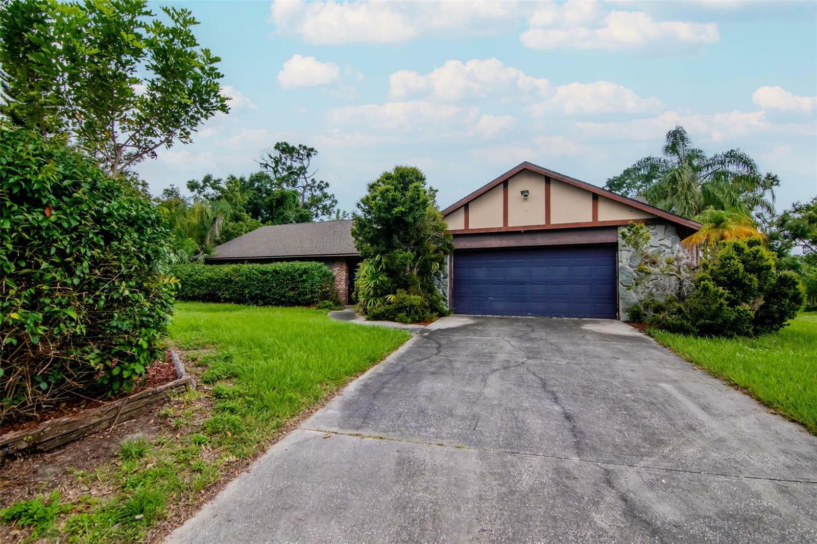 Property Photo: 5101 Estates Circle FL 34243