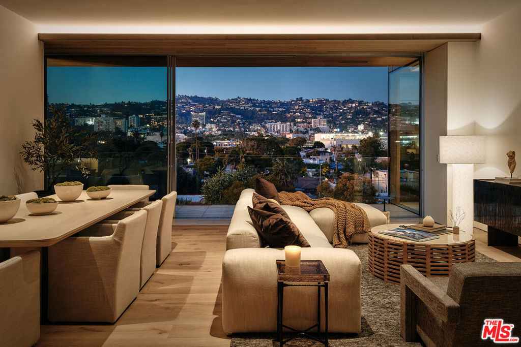 Property Photo:  8899 Beverly 5E  CA 90048 