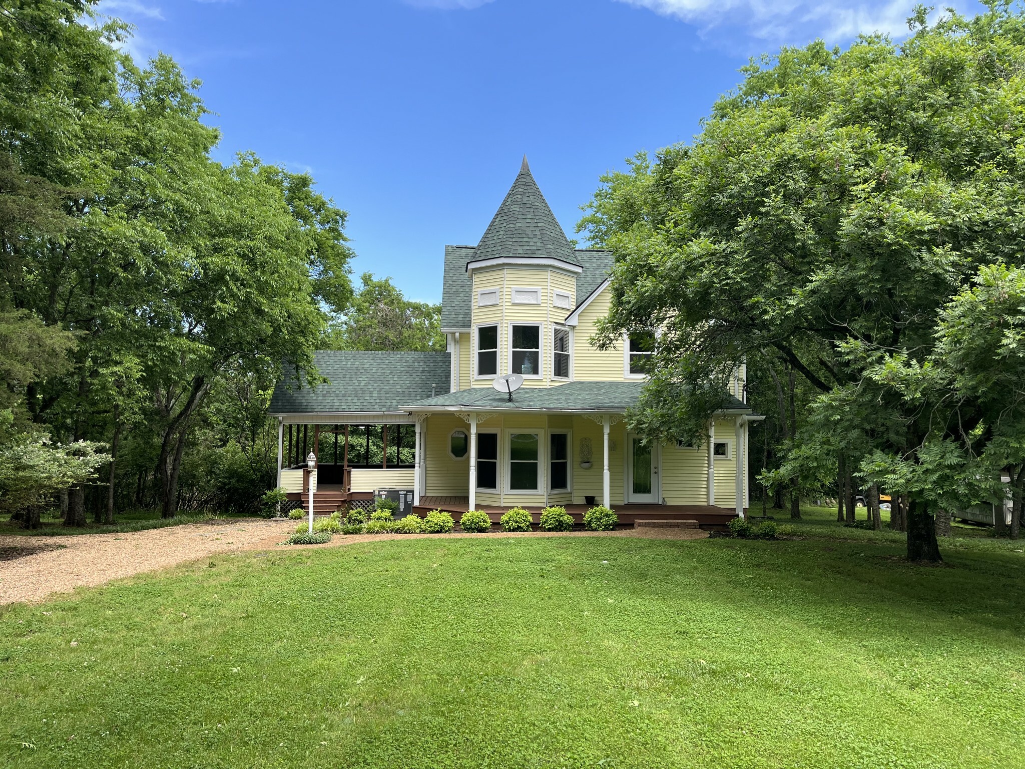 Property Photo: 1067 Lakewood Dr TN 37066