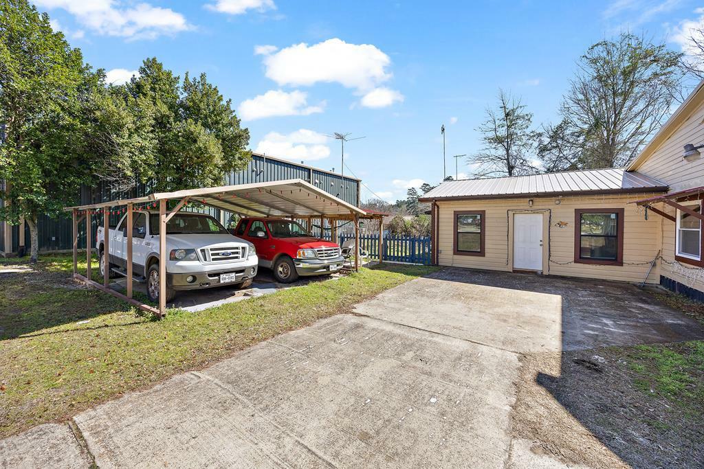 Property Photo: 121 Hasley St TX 75961