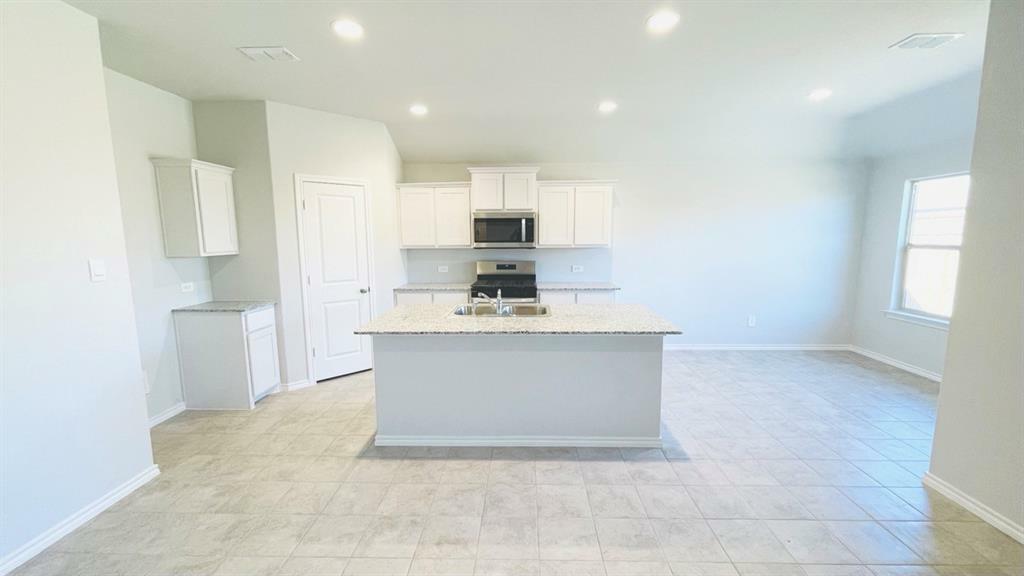 Property Photo: 4132 Twisted Creek Drive TX 76036