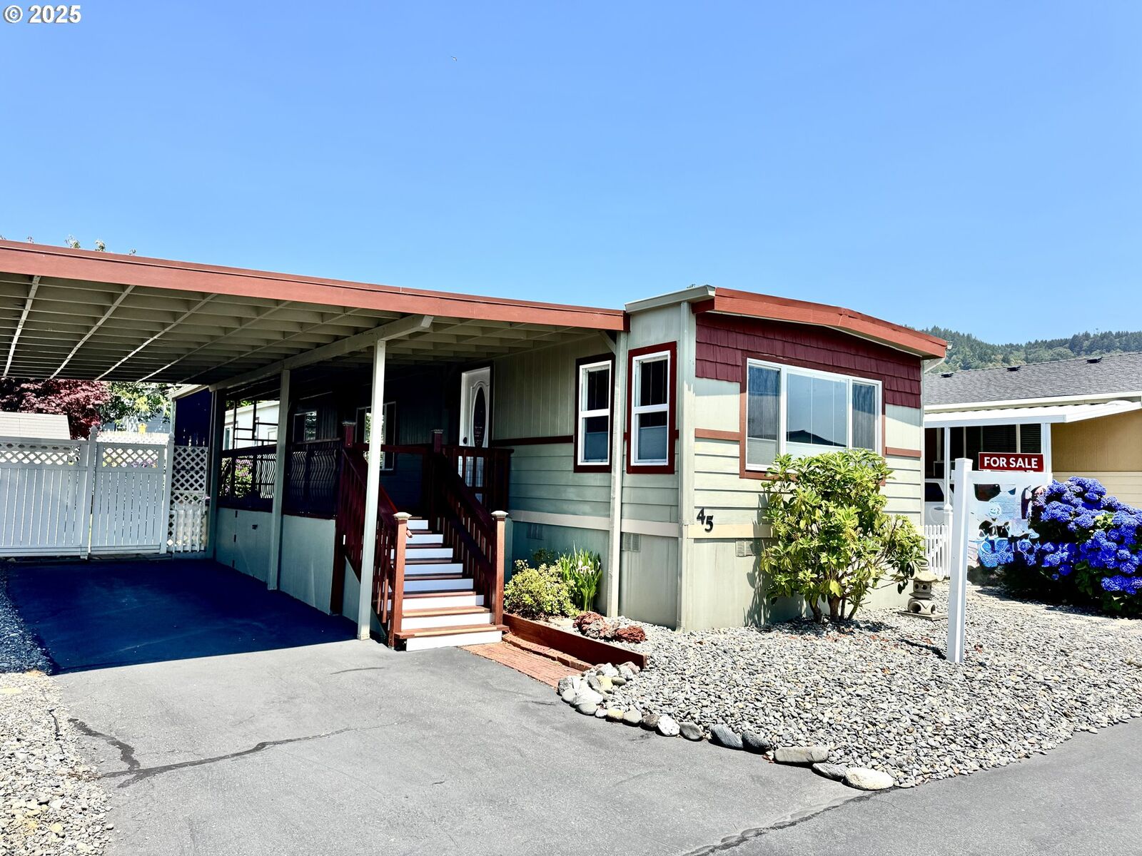 Property Photo: 15889 Sunset Strip 45 OR 97415