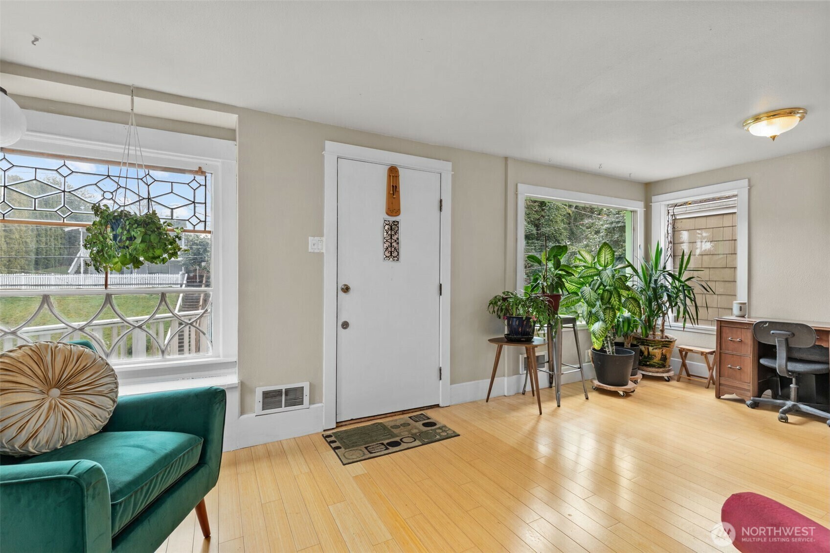 Property Photo: 1927 42nd Avenue SW WA 98116