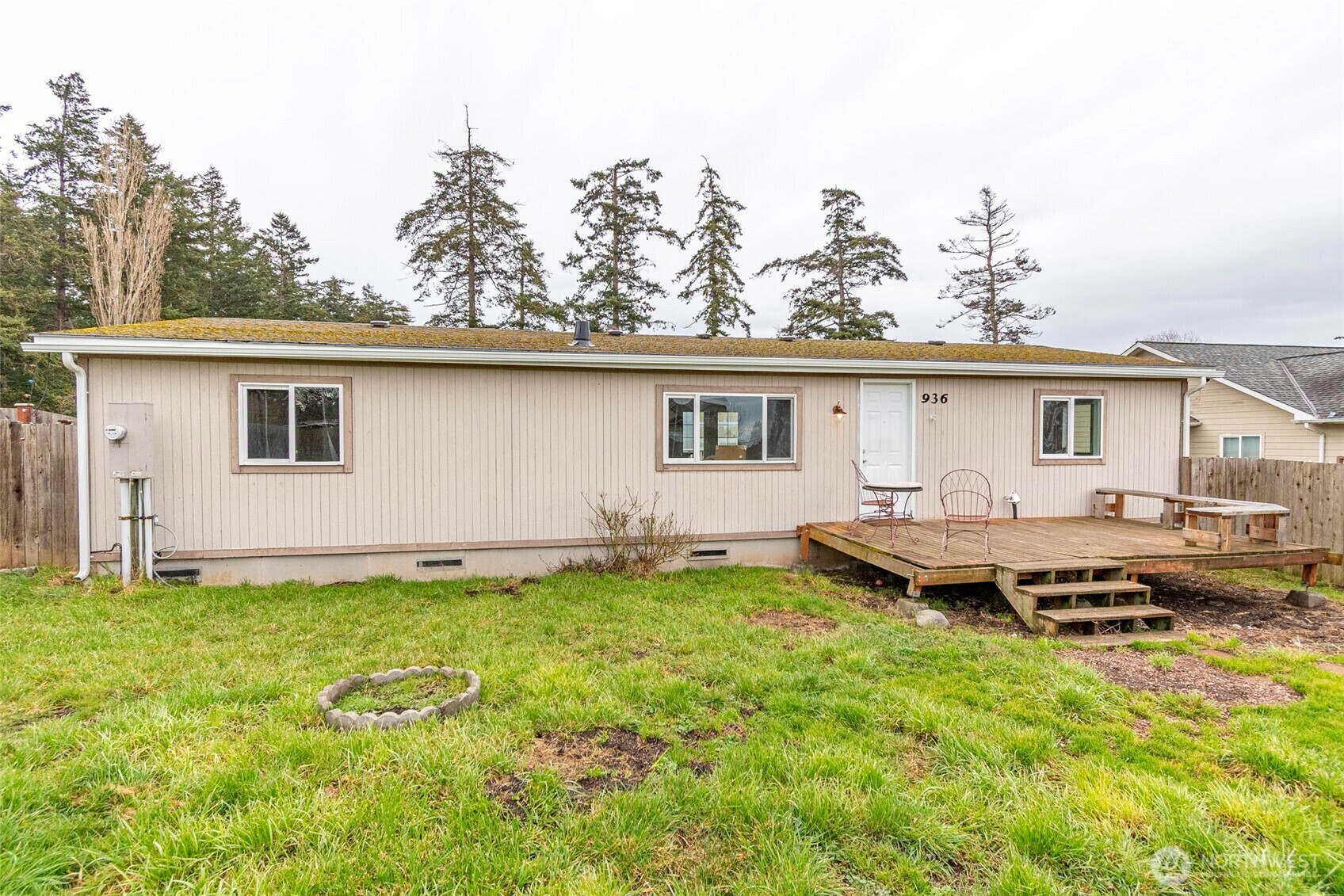 Property Photo:  936  Donald Avenue  WA 98277 